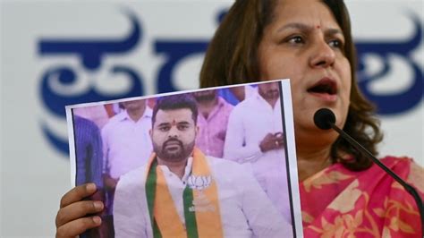 hindutan scandal|India's elections plagued by scandal involving Modi.